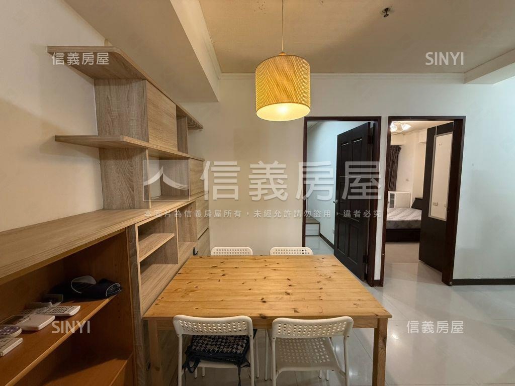 稀有【登峰】兩房附車位房屋室內格局與周邊環境