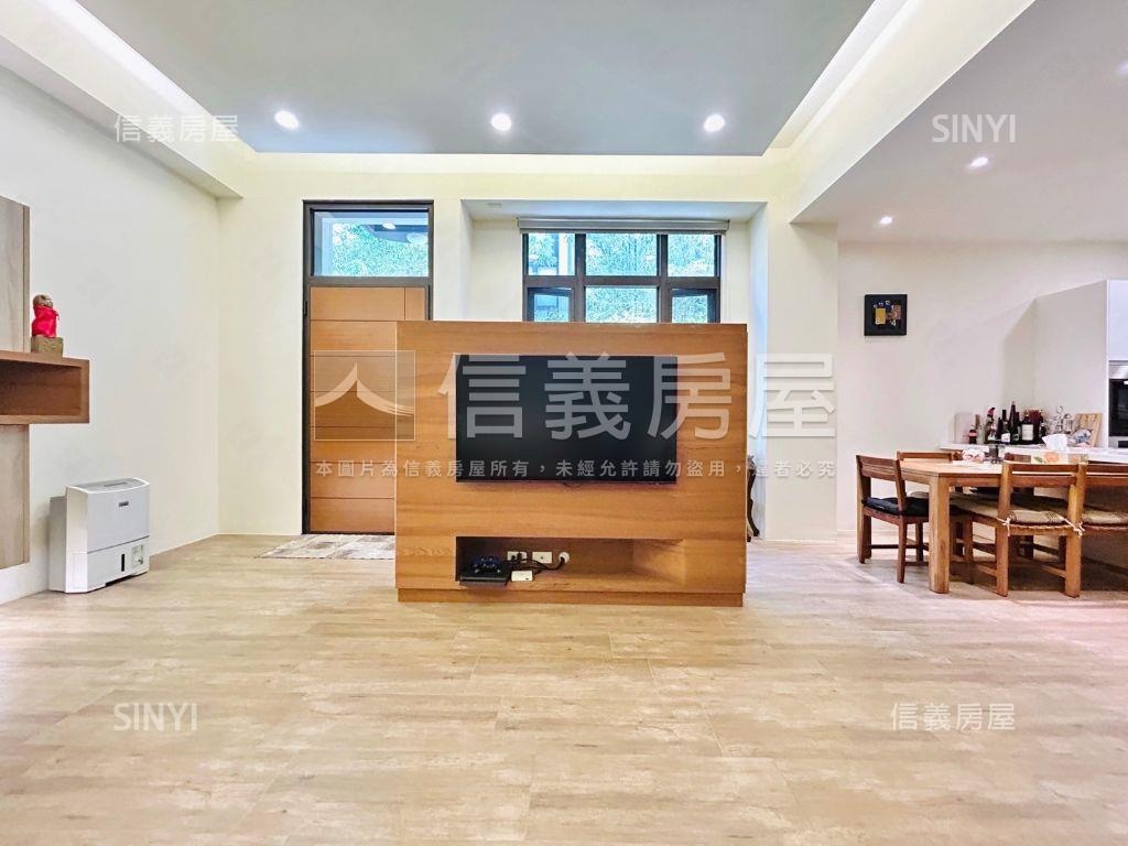 大面寬朝南獨棟社區型別墅房屋室內格局與周邊環境