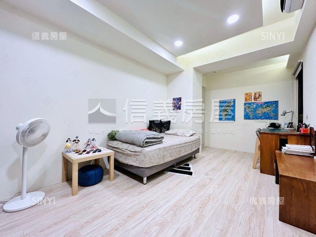大面寬朝南獨棟社區型別墅房屋室內格局與周邊環境