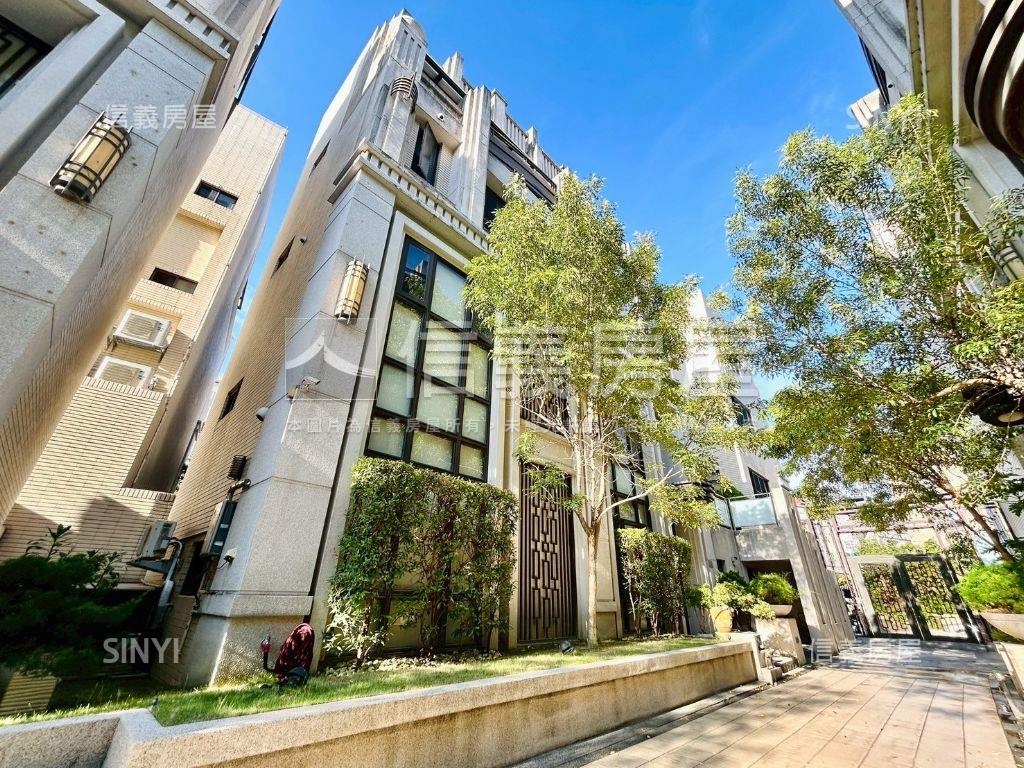 大面寬朝南獨棟社區型別墅房屋室內格局與周邊環境