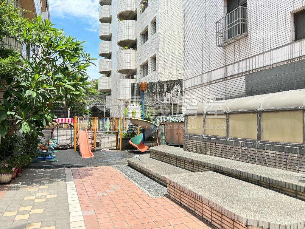 醫生的家美術館整理透天房屋室內格局與周邊環境