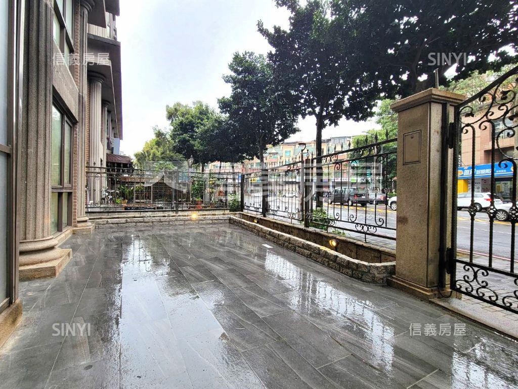 康橋法國小鎮一樓庭院戶房屋室內格局與周邊環境