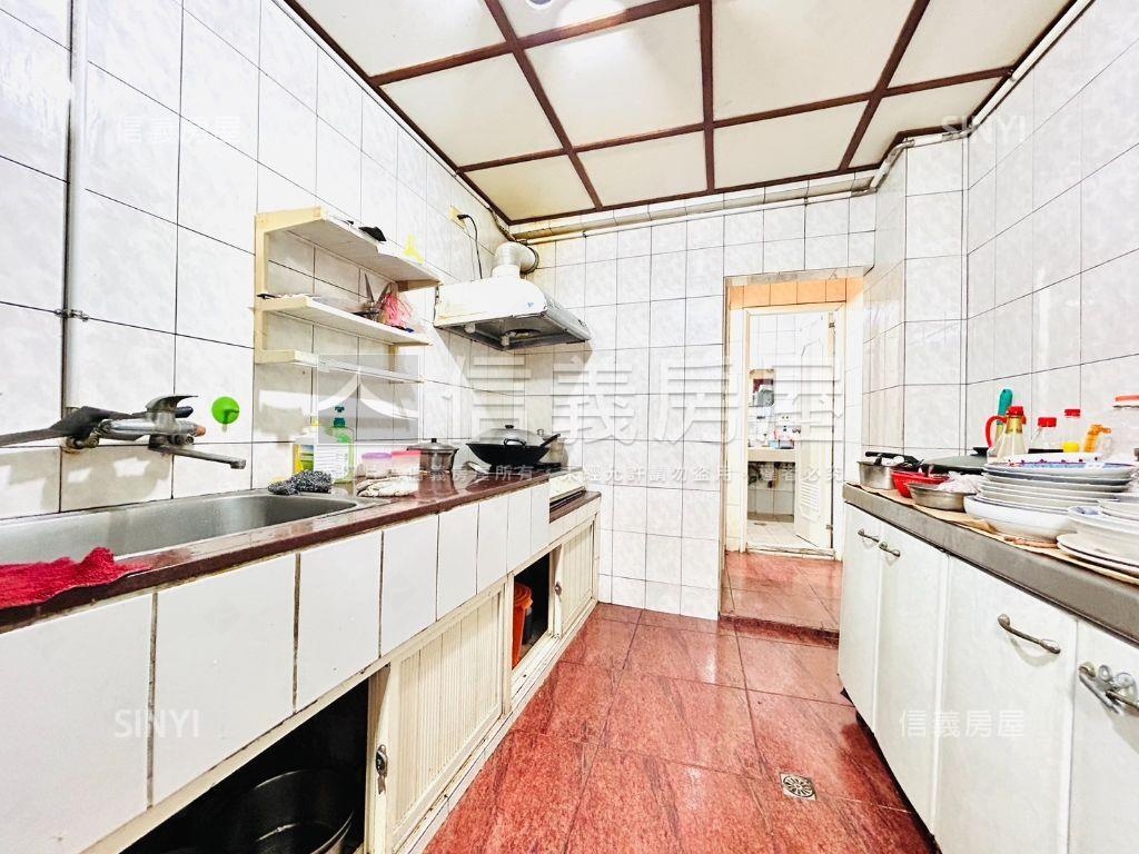 近北大一樓大坪數公寓房屋室內格局與周邊環境