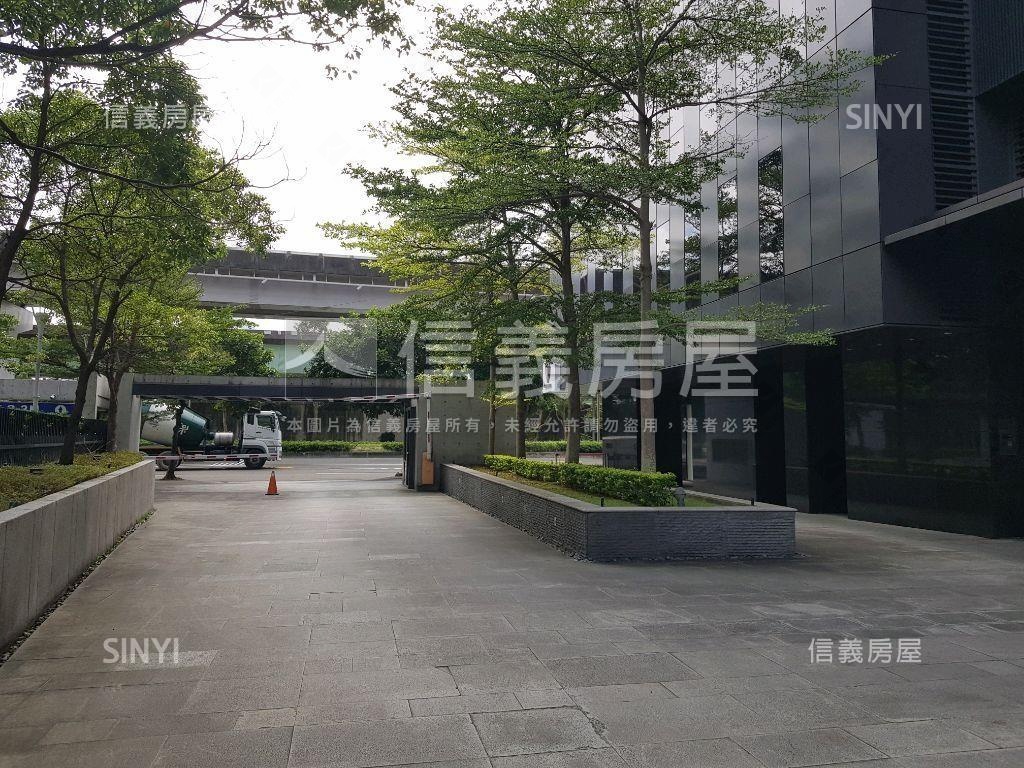 宏普經貿１１４坪收租房屋室內格局與周邊環境