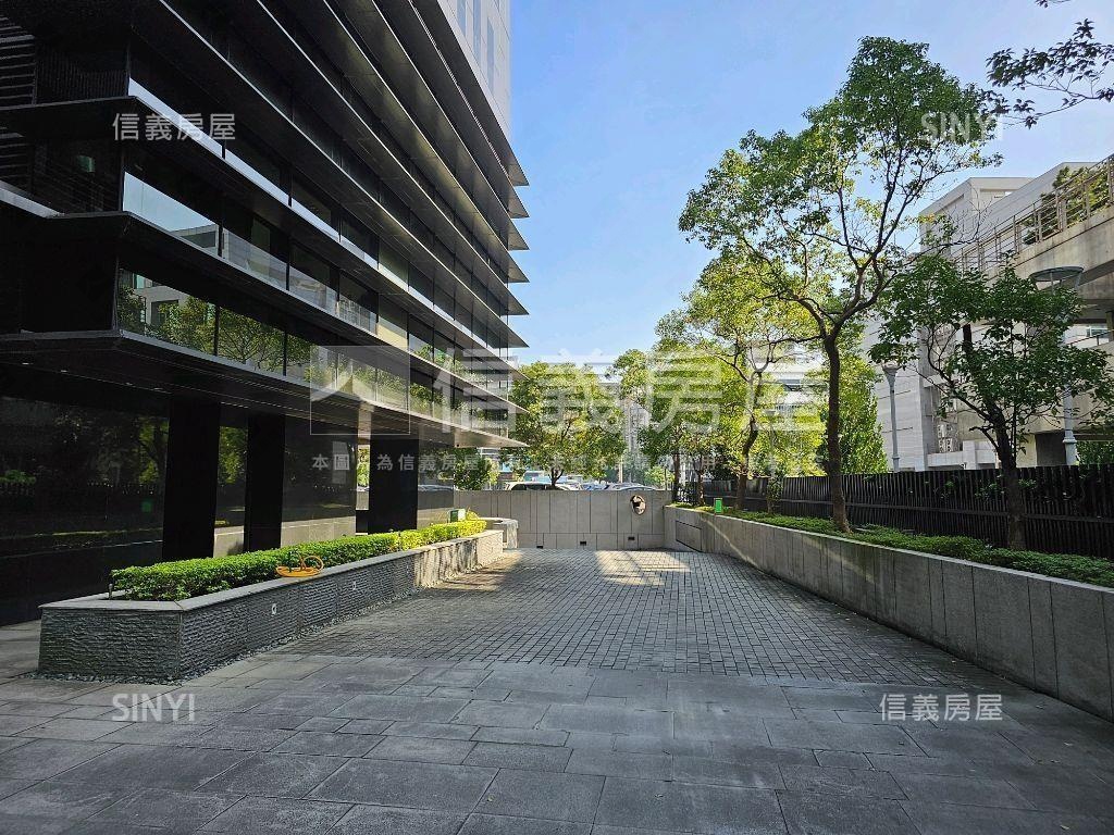 宏普經貿１１４坪收租房屋室內格局與周邊環境