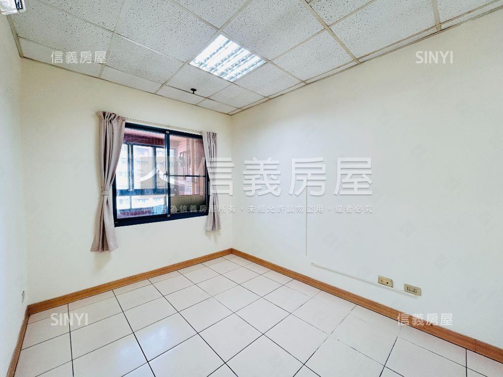 巴黎富邑邊間三房車位房屋室內格局與周邊環境