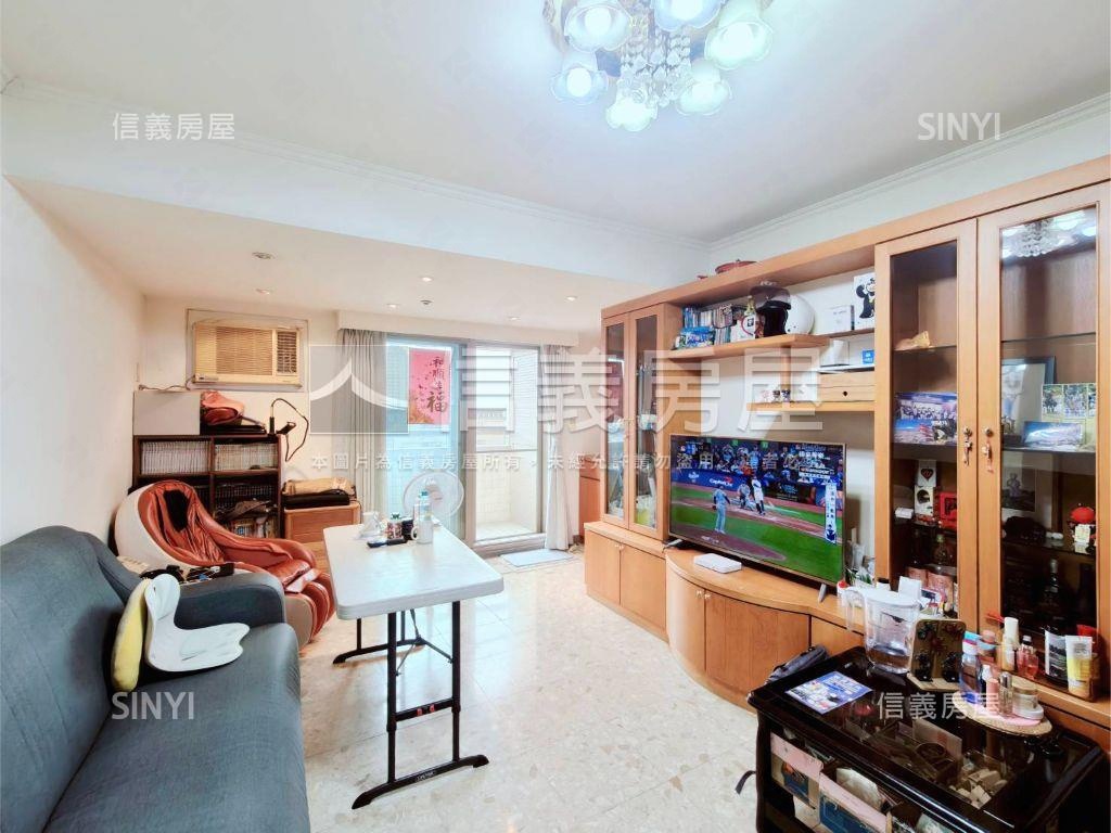 力霸山河兩房車位房屋室內格局與周邊環境