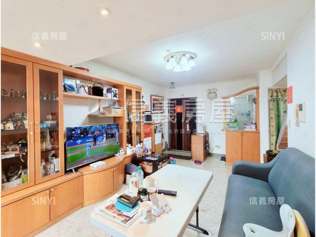 力霸山河兩房車位房屋室內格局與周邊環境