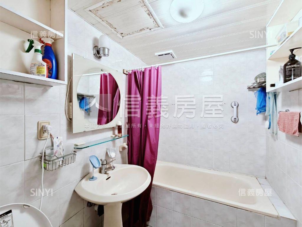 力霸山河兩房車位房屋室內格局與周邊環境