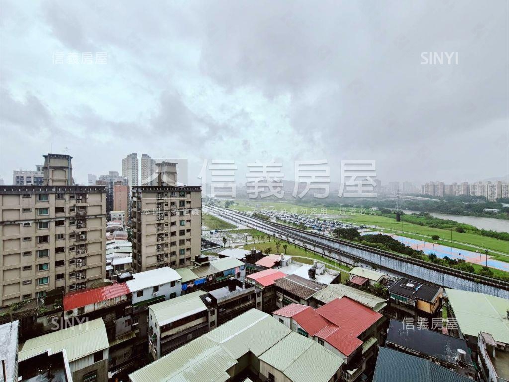 力霸山河兩房車位房屋室內格局與周邊環境