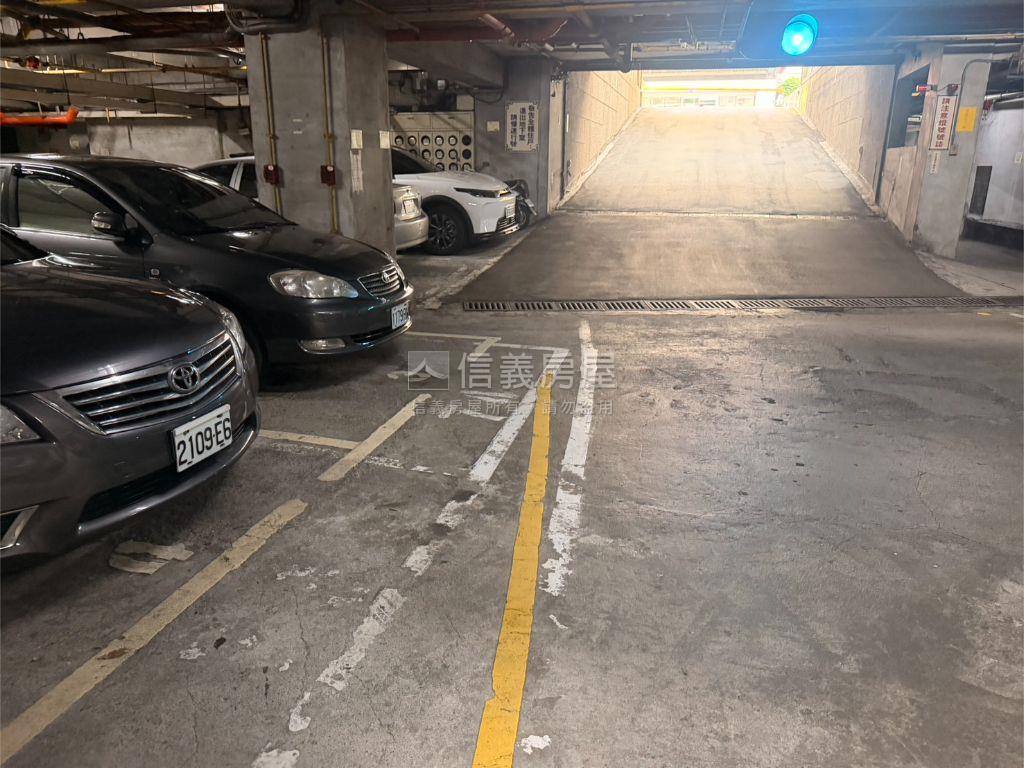 東泰一車位房屋室內格局與周邊環境