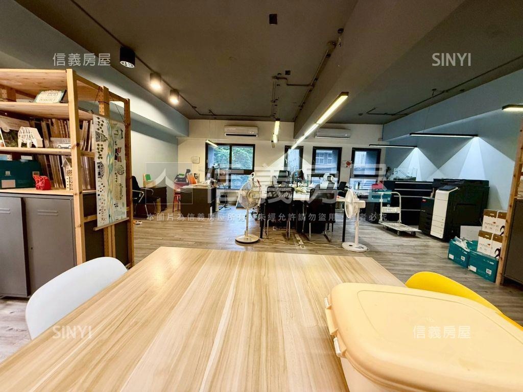 陽光ＰＡＲＫ質感辦公室房屋室內格局與周邊環境