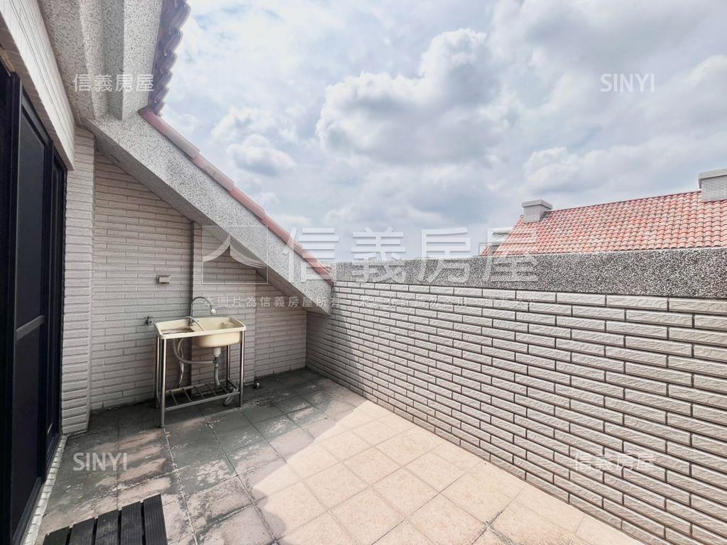 南科夢巴里３車庫透天豪墅房屋室內格局與周邊環境