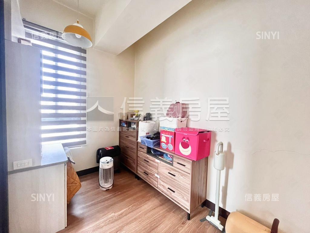 南科夢巴里３車庫透天豪墅房屋室內格局與周邊環境