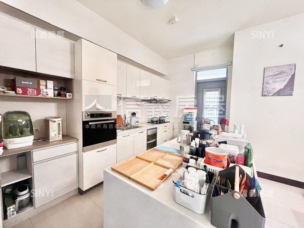 南科夢巴里３車庫透天豪墅房屋室內格局與周邊環境