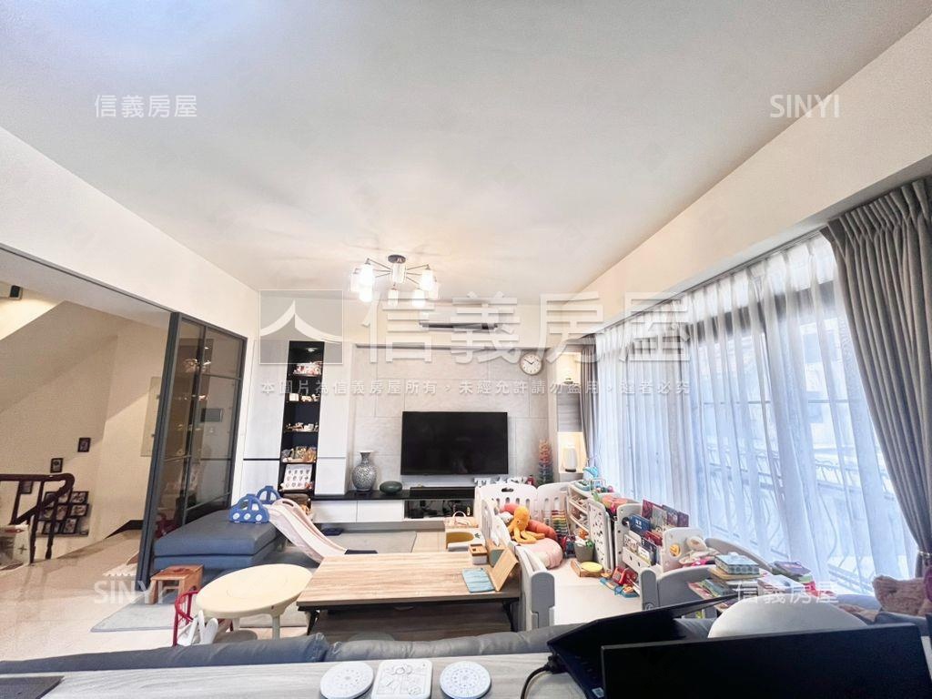 南科夢巴里３車庫透天豪墅房屋室內格局與周邊環境