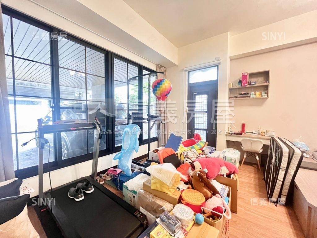 南科夢巴里３車庫透天豪墅房屋室內格局與周邊環境