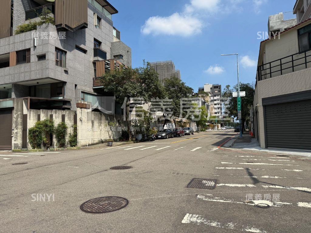 西屯福星西路臨路住二土地房屋室內格局與周邊環境