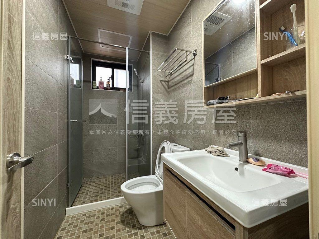 校前路前庭停車別墅房屋室內格局與周邊環境