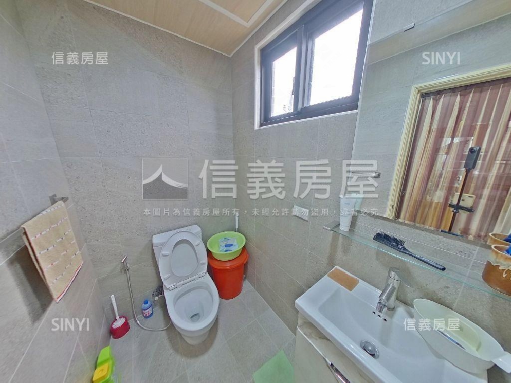 校前路前庭停車別墅房屋室內格局與周邊環境