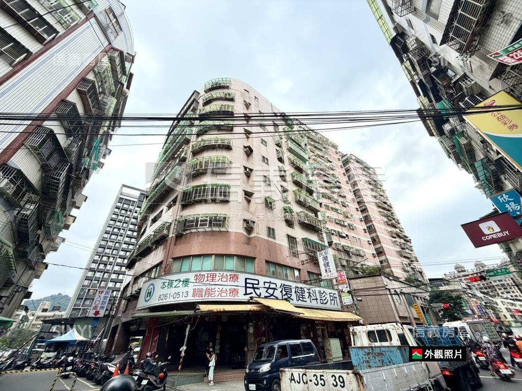 新裝潢★極美採光電梯三房房屋室內格局與周邊環境