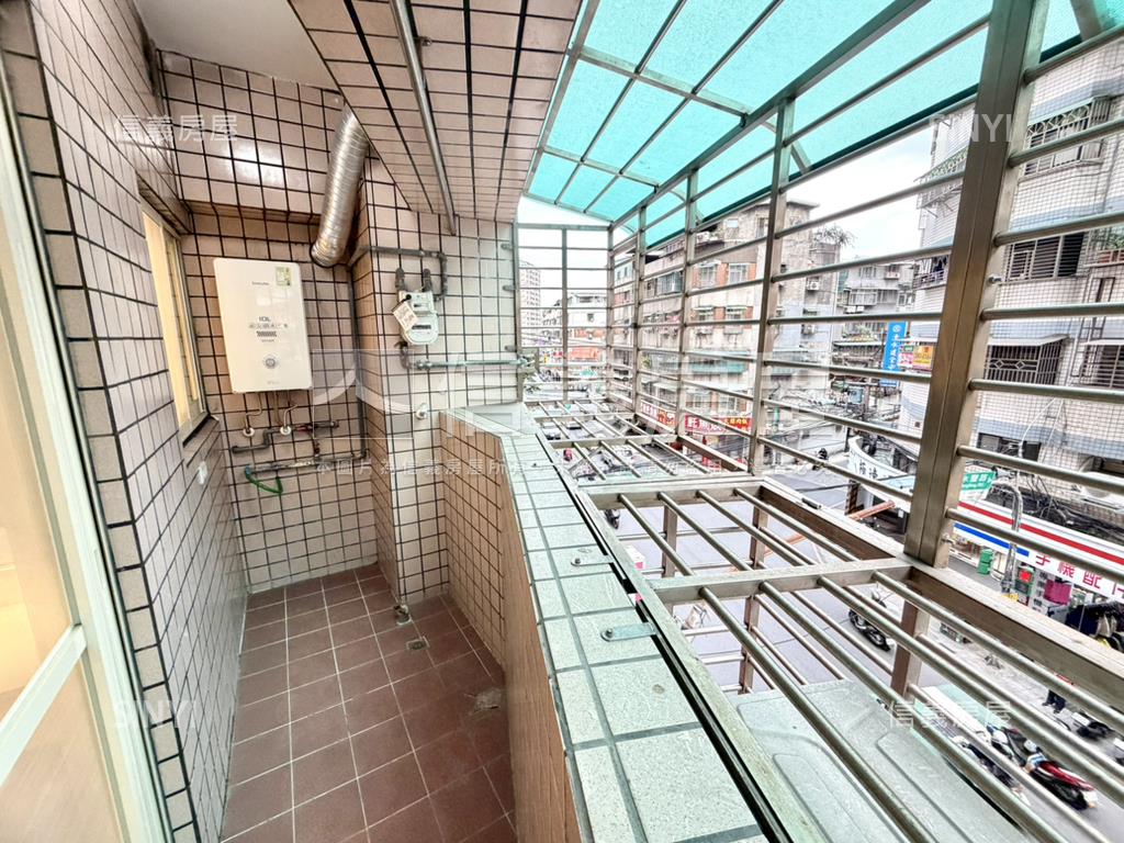 新裝潢★極美採光電梯三房房屋室內格局與周邊環境