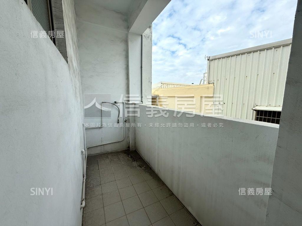 近中華路商圈透天店面房屋室內格局與周邊環境