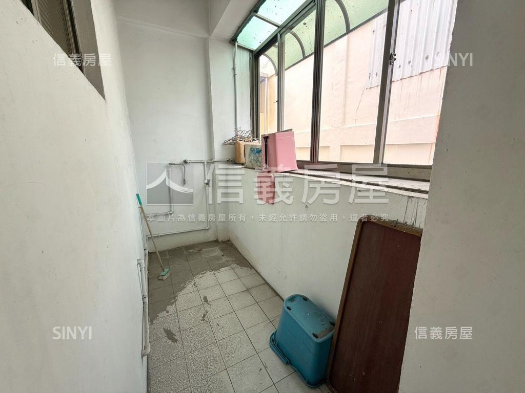 近中華路商圈透天店面房屋室內格局與周邊環境