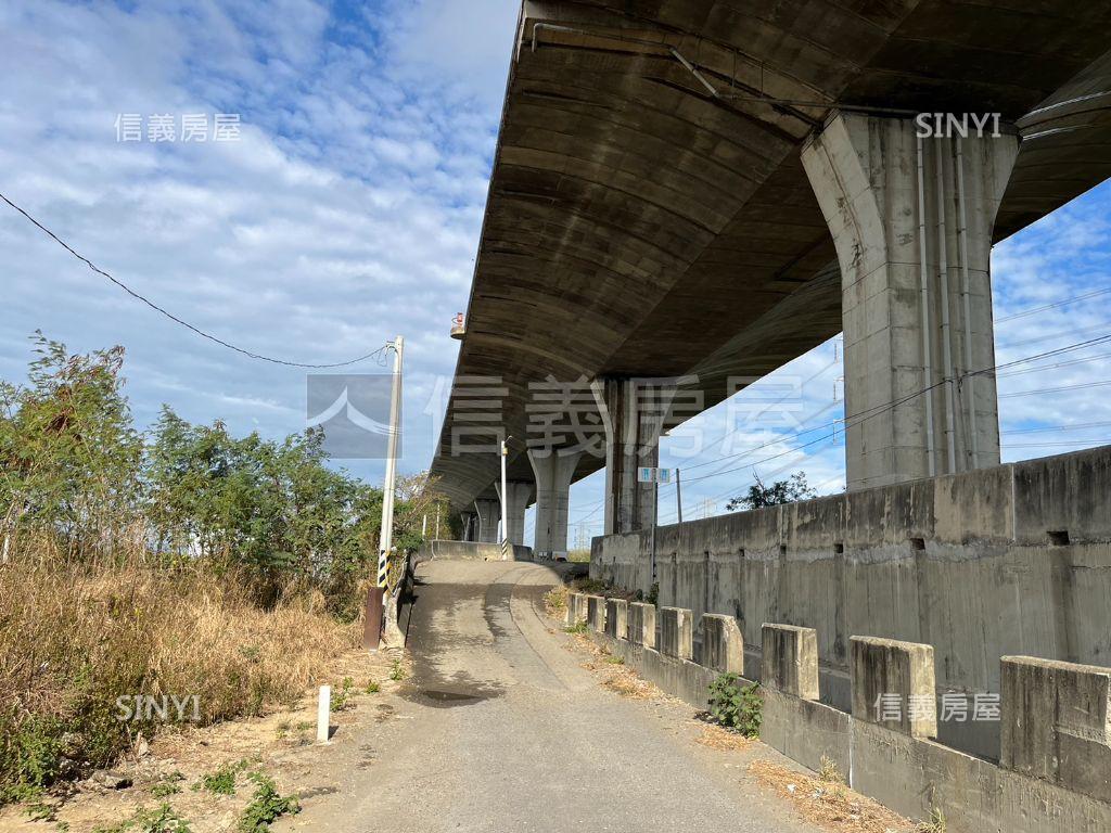 近國３●漂亮角地房屋室內格局與周邊環境