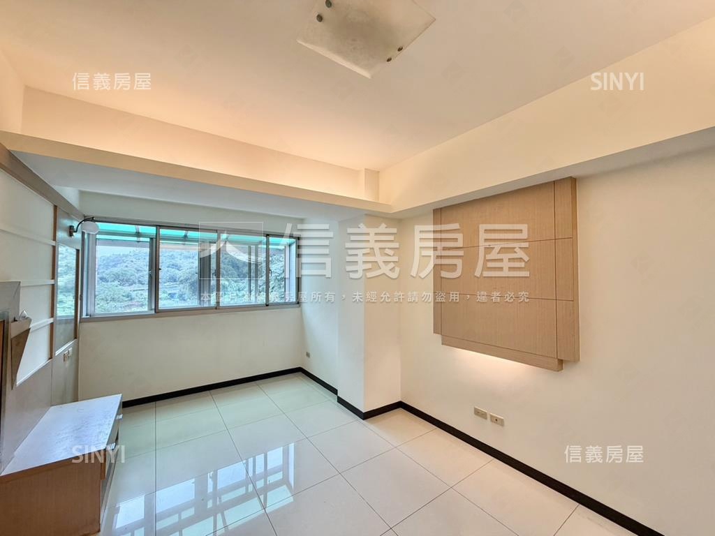 仁愛龍門一層一戶稀有三房房屋室內格局與周邊環境