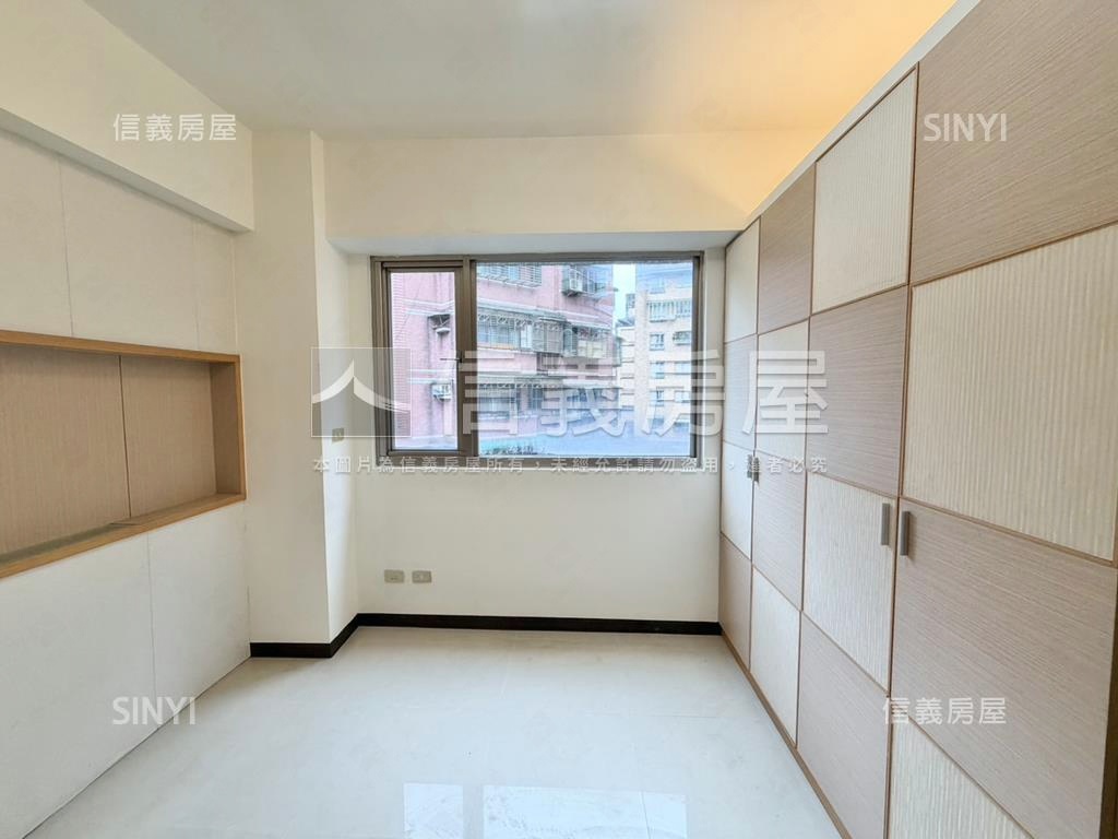 仁愛龍門一層一戶稀有三房房屋室內格局與周邊環境