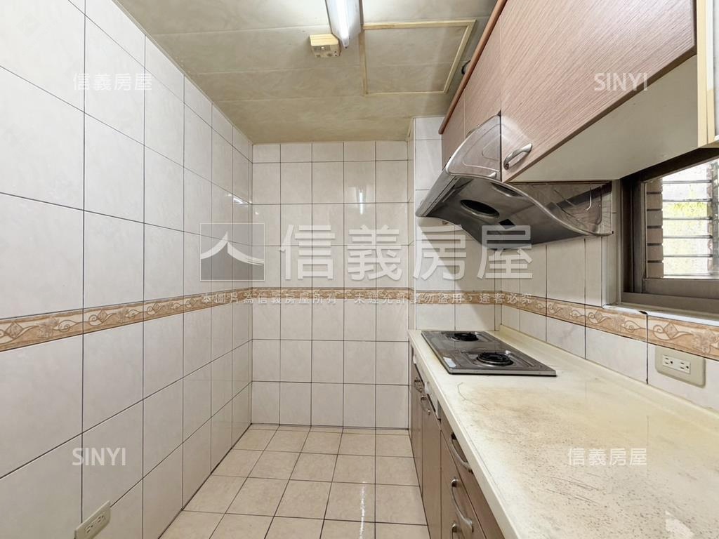 仁愛龍門一層一戶稀有三房房屋室內格局與周邊環境