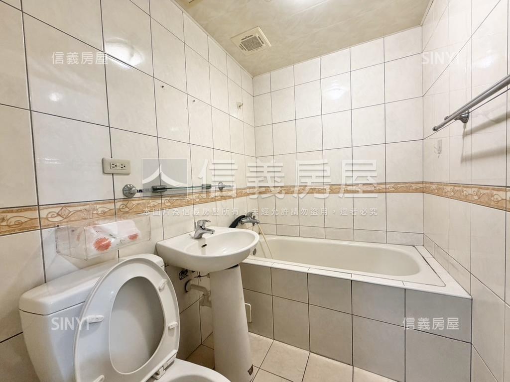 仁愛龍門一層一戶稀有三房房屋室內格局與周邊環境