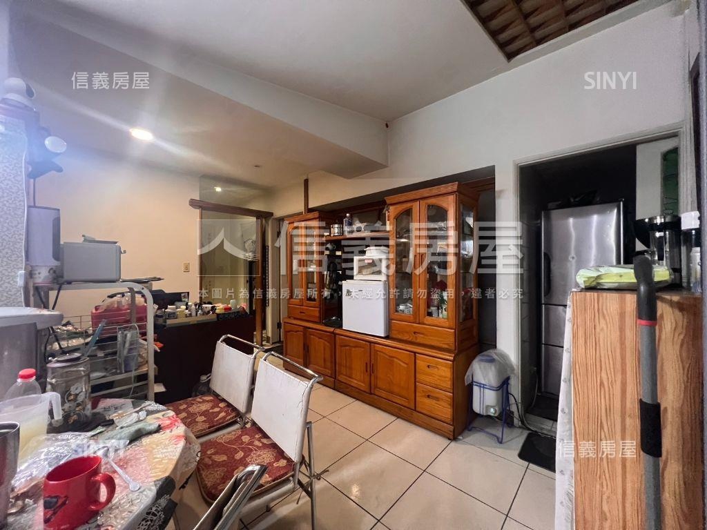 美的皇家大四房房屋室內格局與周邊環境