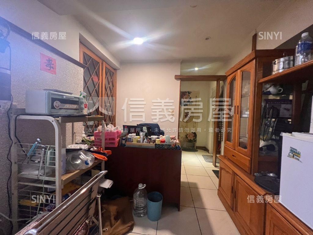 美的皇家大四房房屋室內格局與周邊環境