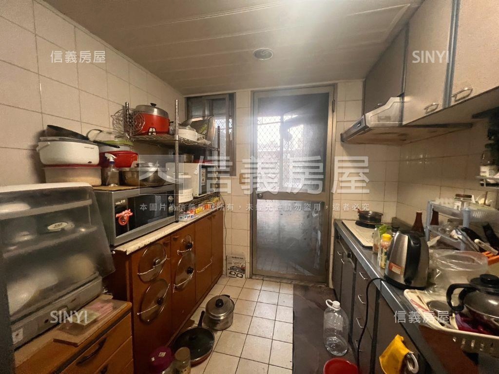 美的皇家大四房房屋室內格局與周邊環境