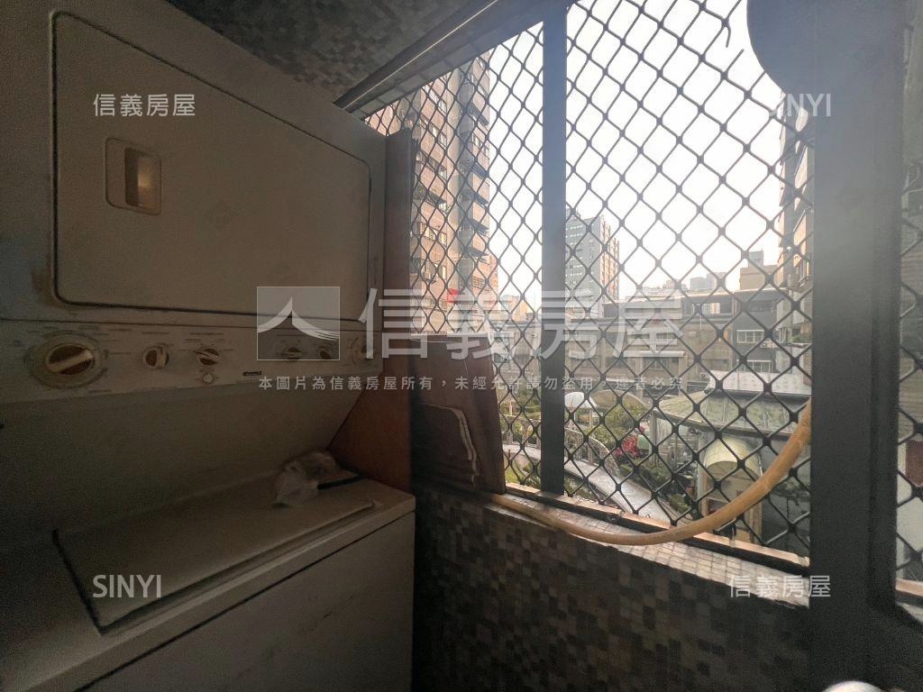 美的皇家大四房房屋室內格局與周邊環境