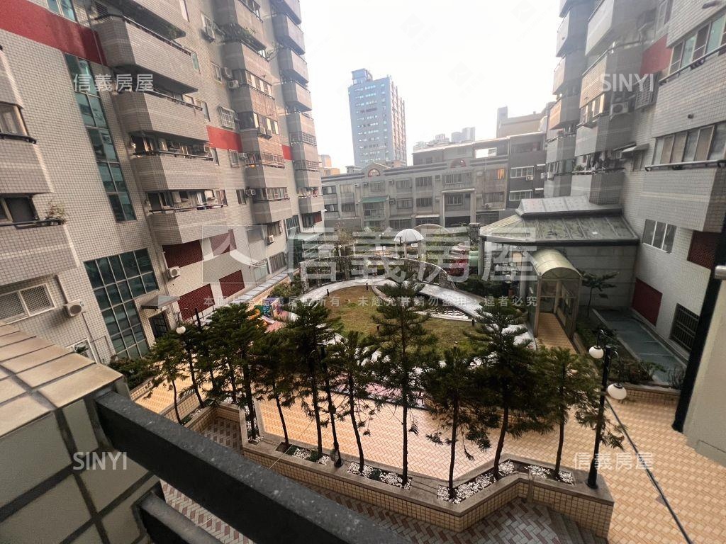 美的皇家大四房房屋室內格局與周邊環境