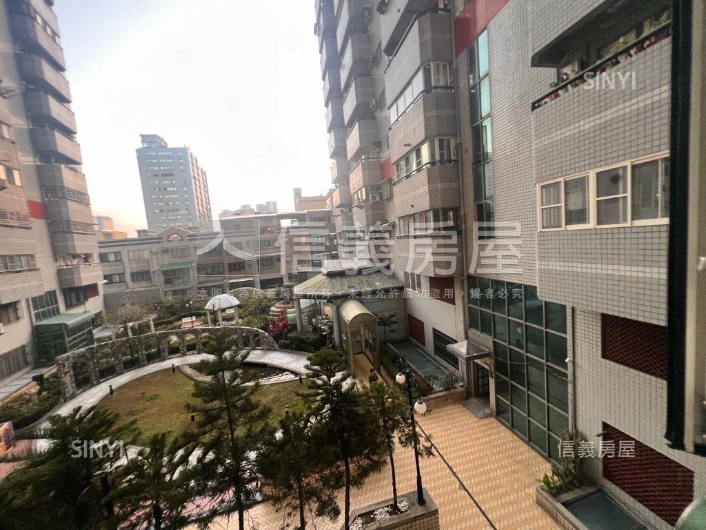 美的皇家大四房房屋室內格局與周邊環境