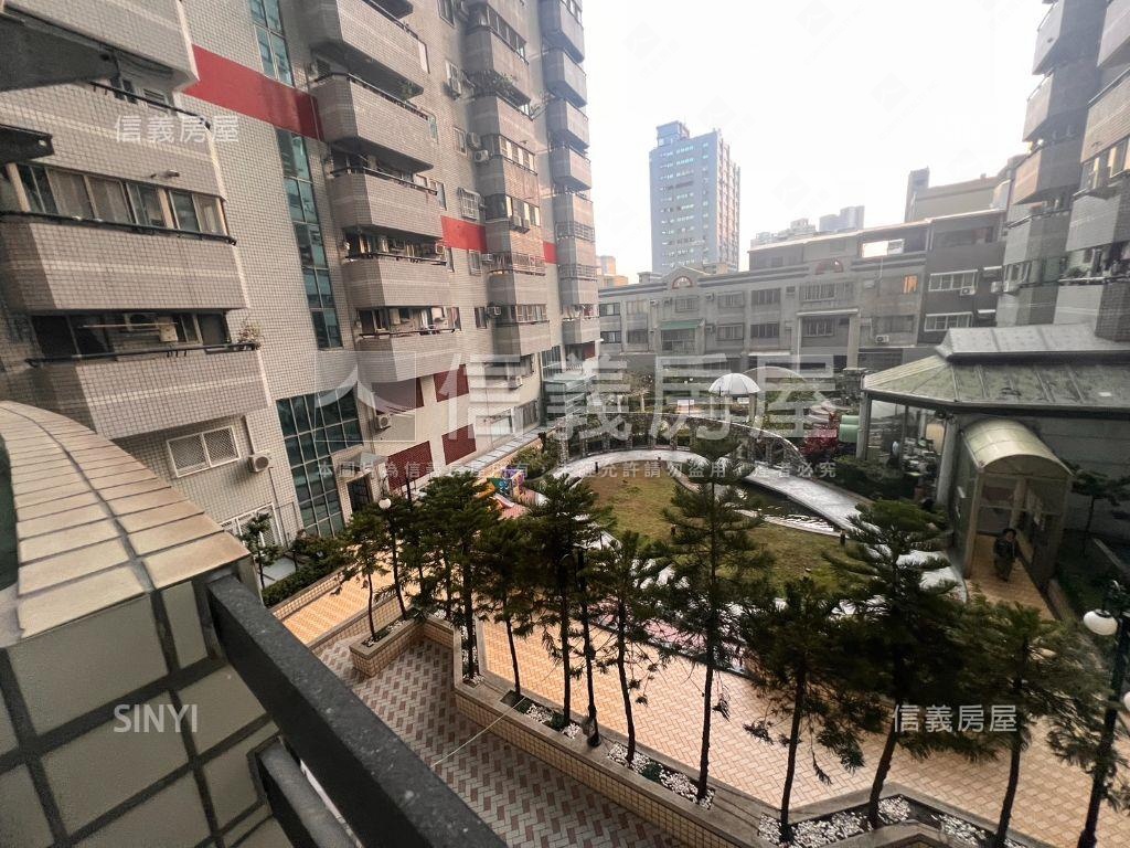 美的皇家大四房房屋室內格局與周邊環境