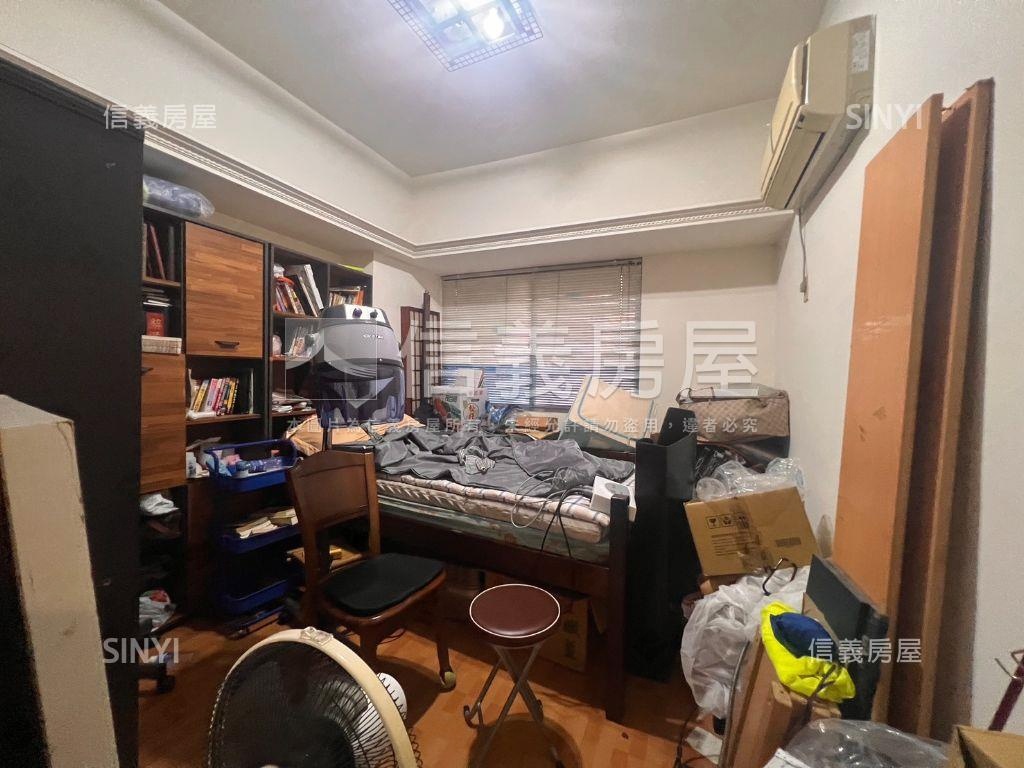 美的皇家大四房房屋室內格局與周邊環境