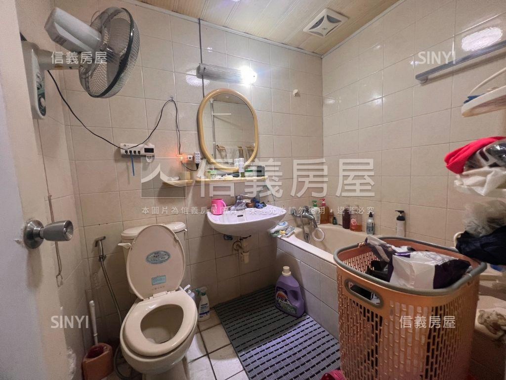 美的皇家大四房房屋室內格局與周邊環境