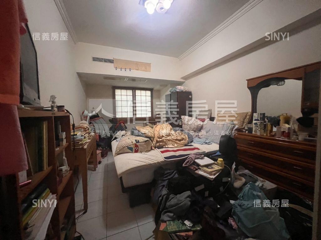 美的皇家大四房房屋室內格局與周邊環境