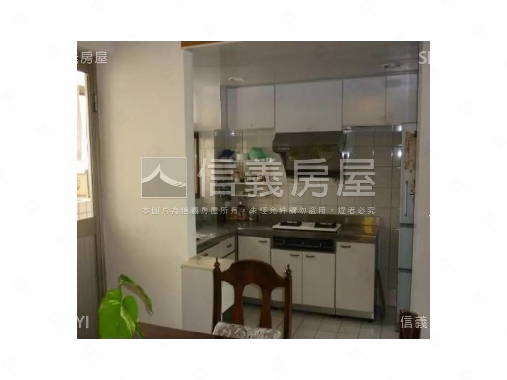高爾夫球場綠地及海景景觀房屋室內格局與周邊環境