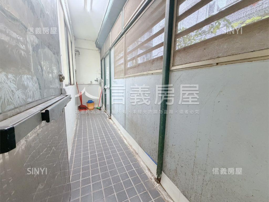 信義區稀有雙併店面房屋室內格局與周邊環境