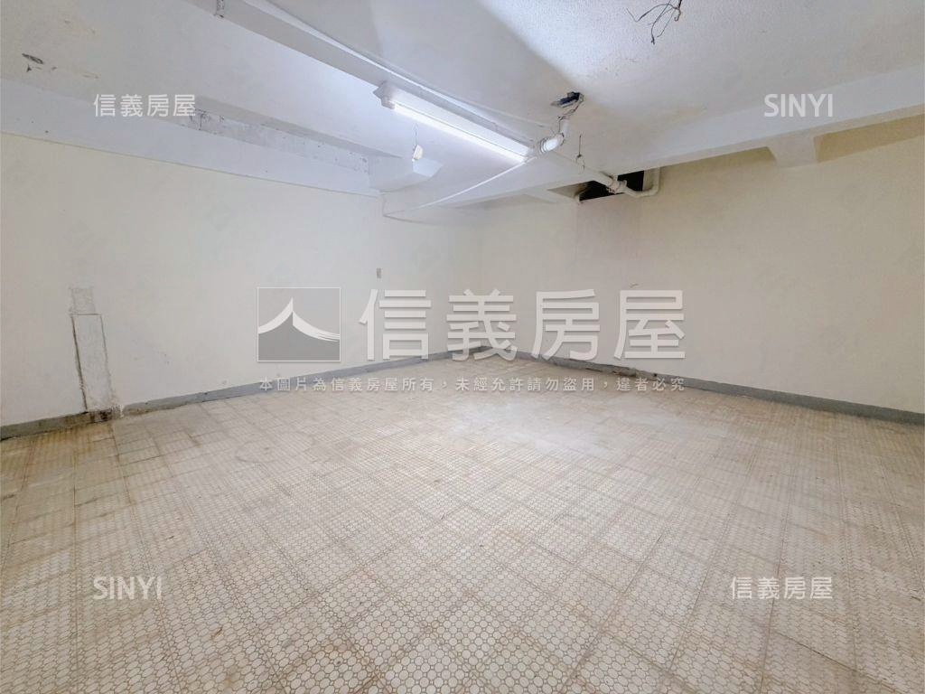 信義區稀有雙併店面房屋室內格局與周邊環境