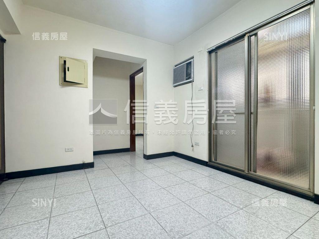 東區次頂樓舒適美兩房房屋室內格局與周邊環境