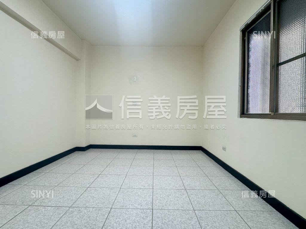 東區次頂樓舒適美兩房房屋室內格局與周邊環境