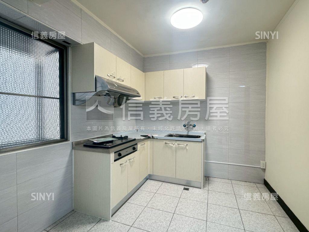東區次頂樓舒適美兩房房屋室內格局與周邊環境