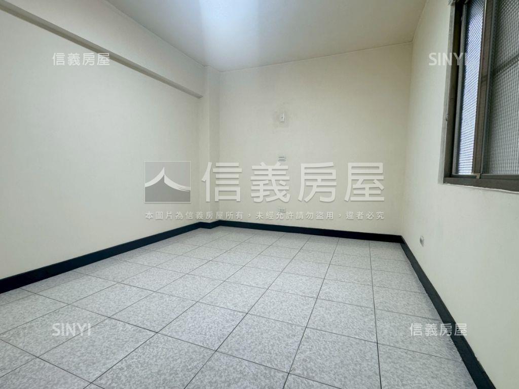東區次頂樓舒適美兩房房屋室內格局與周邊環境